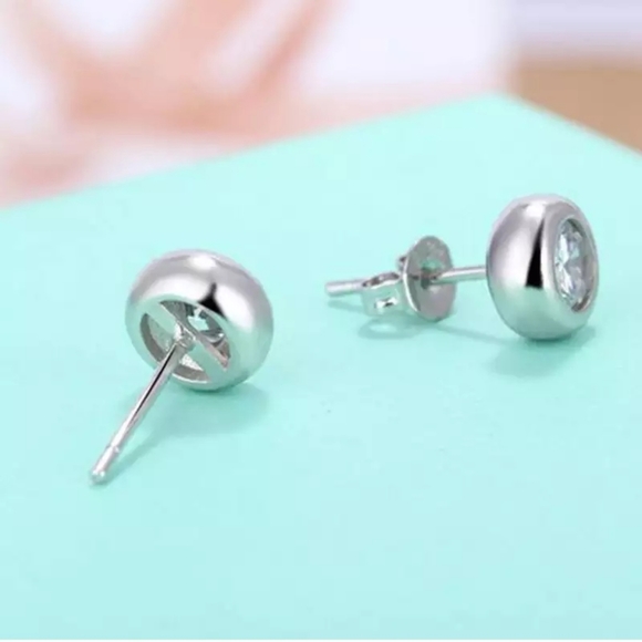 NEW S925 Minimalist Round Bezel Solitaire Earring - Picture 4 of 6